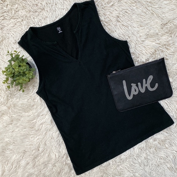 Gap Split Neck Tank Top 💗 Black - Picture 1 of 10
